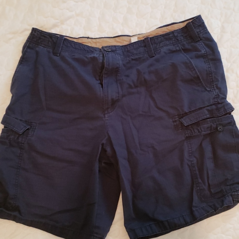 Izod men's shorts